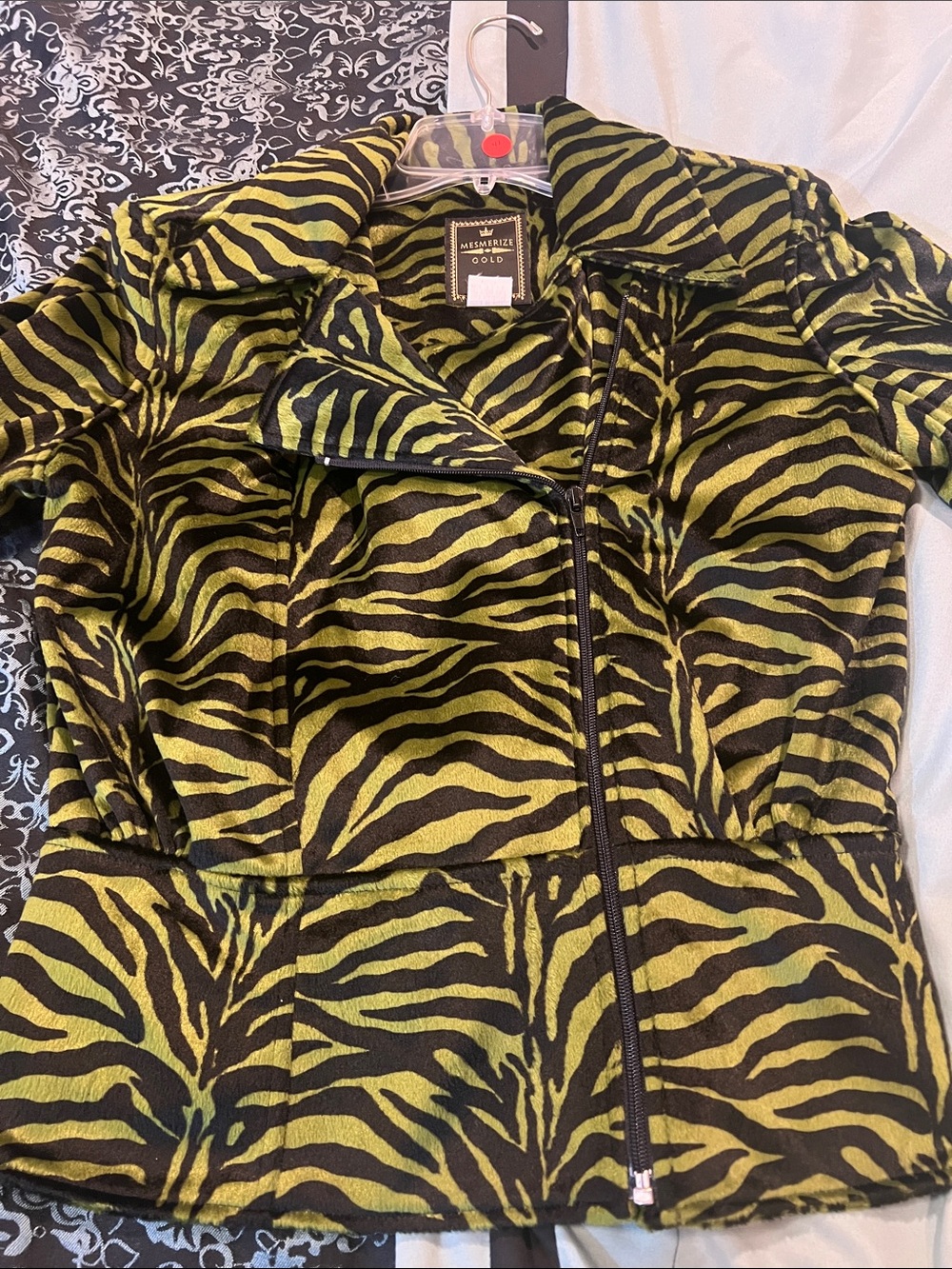 MESMERIZE GOLD Zebra-Print Green and Black Blazer Jacket